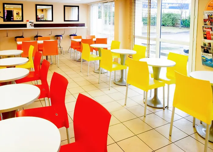 Отель Premiere Classe Annemasse La Grand 2*